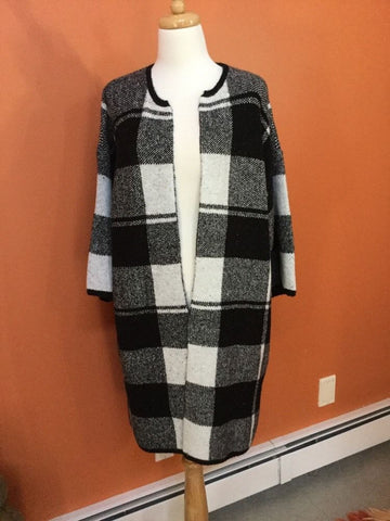 AQUA BRAND BLOOMINGDALES BLACK WHITE PLAID SWEATER